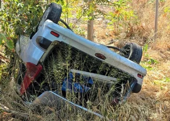 Bursa’da uçuruma yuvarlanan otomobil sürücüsü yaralandı
