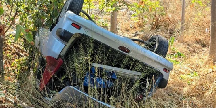 Bursa’da uçuruma yuvarlanan otomobil sürücüsü yaralandı
