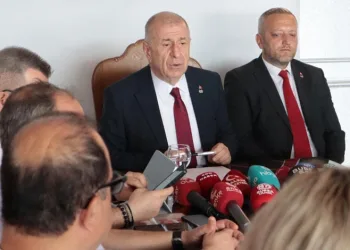 Özdağ: “Öcalan Türkiye’ye demokrasi getiriyormuş”