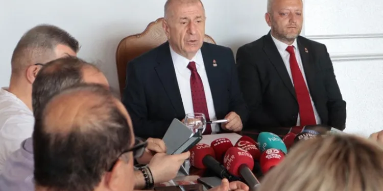 Özdağ: “Öcalan Türkiye’ye demokrasi getiriyormuş”