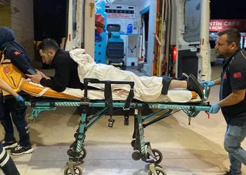 Bursa’da kavgayı ayırmaya çalışan güvenlik görevlisi yaralandı