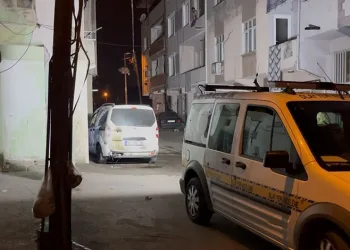 Bursa’da gece yarısı husumetlisinin aracını kundakladı