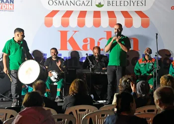 Bu sokakta eğlence ve alışveriş bir arada