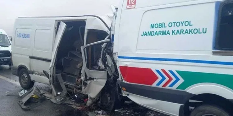Aksaray’da jandarma aracına minibüs çarptı: İki asker şehit oldu