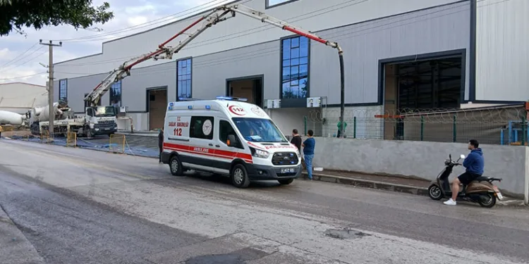 Kocaeli’de fabrika inşaatında akıma kapılan işçi ağır yaralandı