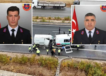 Jandarma aracına minibüs çarptı: İki asker şehit oldu