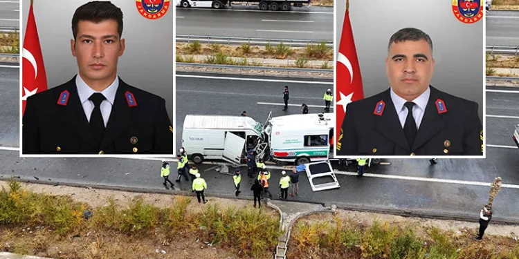 Jandarma aracına minibüs çarptı: İki asker şehit oldu