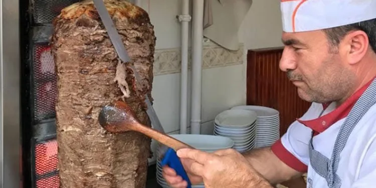 Döner ustası evinde asılı halde bulundu