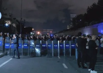 CHP İstanbul binası önünde gerginlik