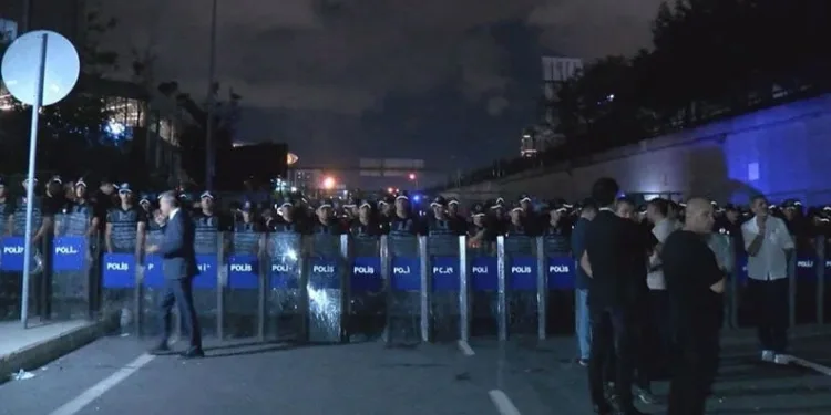 CHP İstanbul binası önünde gerginlik