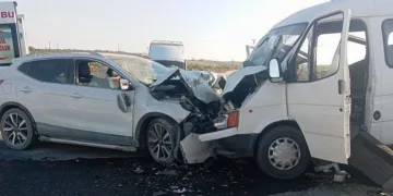 Tarım işçilerini taşıyan servis kaza yaptı: 10 yaralı