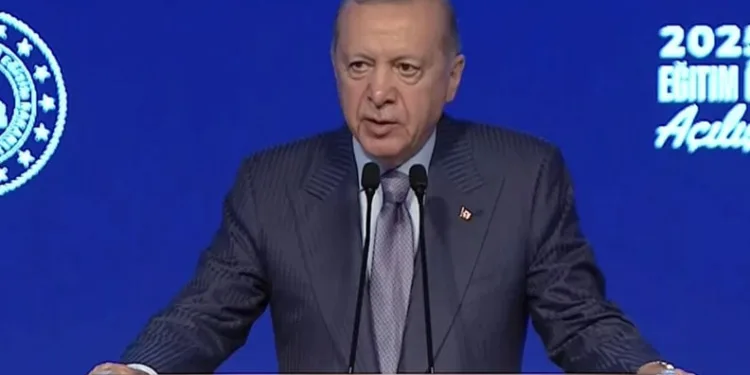 Cumhurbaşkanı Erdoğan: İzmir’deki saldırganın bağlantıları araştırılıyor