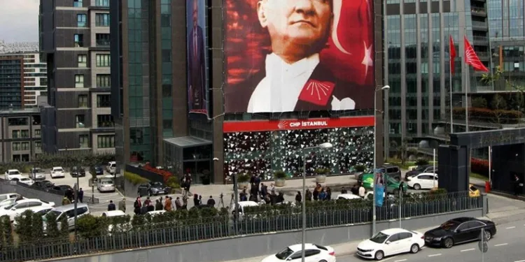 Son Dakika: CHP İstanbul İl Başkanlığı binasını kapatma kararı aldı