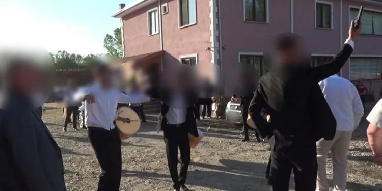 Düğünde maganda kurşunuyla 1 kişi yaralandı