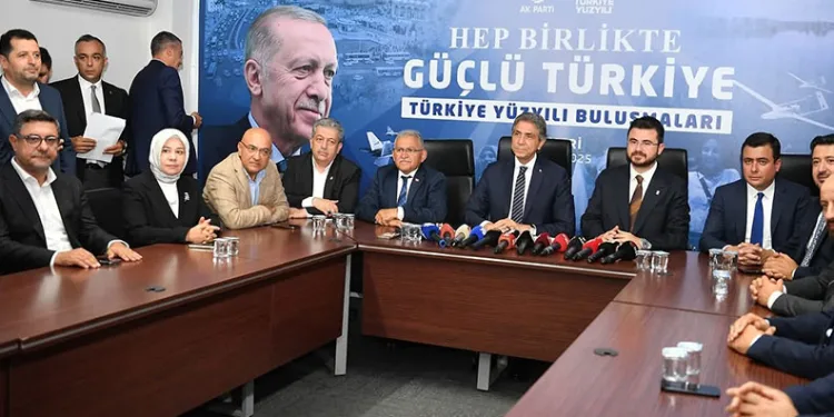 Mustafa Demir: “Biz AK Parti olarak eser siyaseti yaparız, CHP hasar siyaseti yapar”