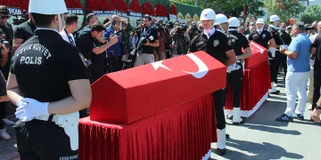 İzmir’de şehit düşen polisler son yolculuğuna uğurlandı