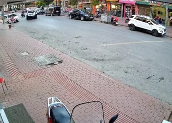 Cipe çarpan motosikletli metrelerce havaya savruldu
