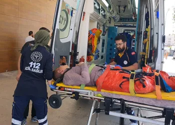 Bursa’da üzerine sunta düşen işçinin bacakları kırıldı