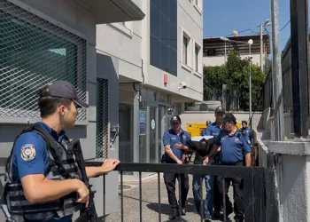 16 yaşındaki azılı suçlu polisten kaçamadı