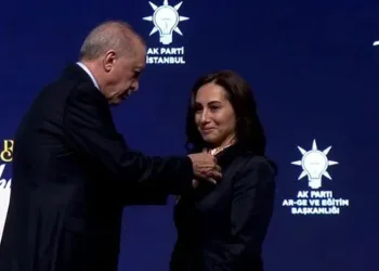 Özlem Vural Gürzel, AK Parti’ye katıldı