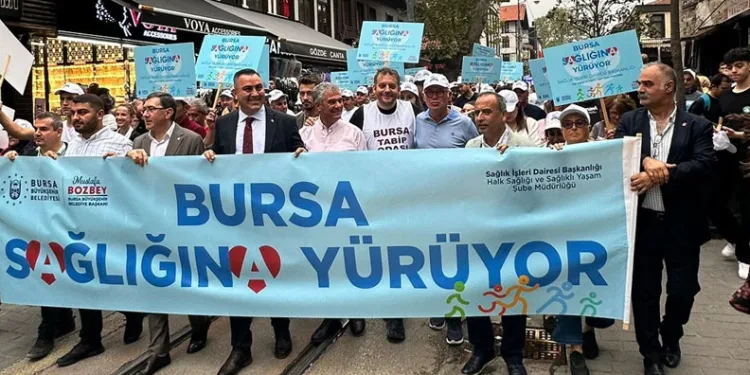Bursa Tabip Odası “Bursa Sağlığına Yürüyor” Etkinliğinde Yer Aldı
