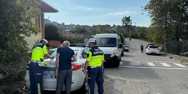 Kepez Belediyesi Esentepe’de yaptığı yenileme çalışmalarıyla bölgeye modern bir çehre kazandırdı