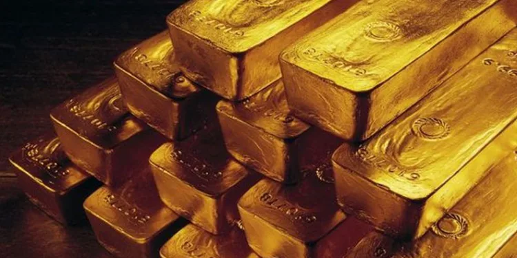 Altın, doların etkisinde seyrediyor