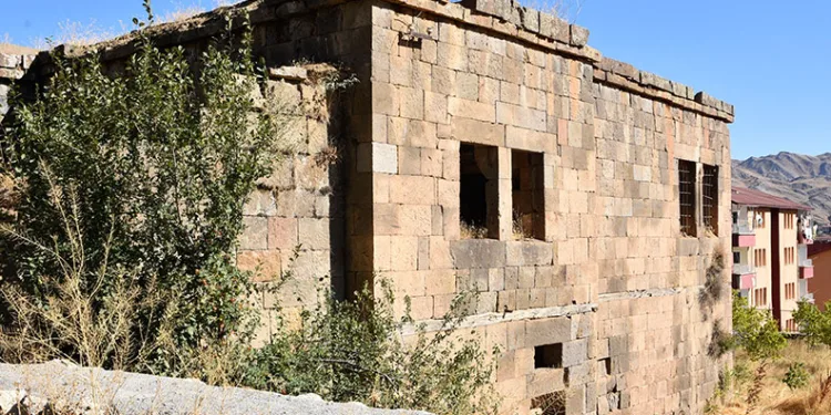Bitlis’te evler restore edilerek turizme kazandırılacak