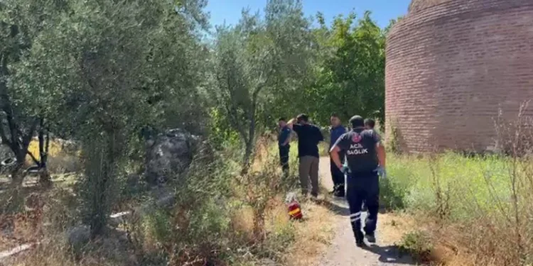 Bursa’da tarihi surların dibinde erkek cesedi bulundu
