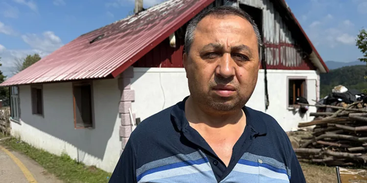 Evi 6’ncı kez yanarak kullanılamaz hale geldi