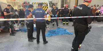 İstanbul’da servis minibüsü anne oğlu ezdi