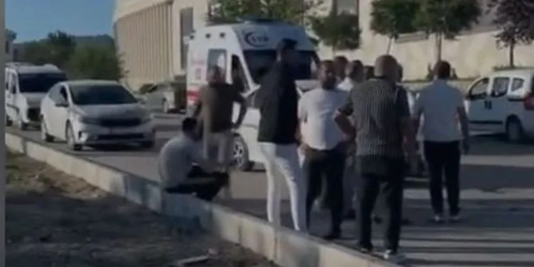 Bursa’da 2 otomobil kafa kafaya çarpıştı: 4 yaralı