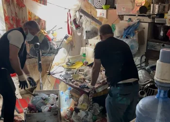 Çöp evde adım atacak yer bulunamadı