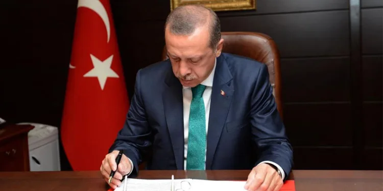 Erdoğan imzaladı, çok sayıda fakülte ve yüksek okul kapatıldı