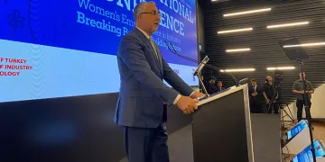 “Kadınların hem çalışma hem de aile hayatlarını kolaylaştırıcı tedbirlere öncelik veriyoruz”