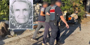 İçkisine karışan babaannesini başına tüple vurarak öldürdü