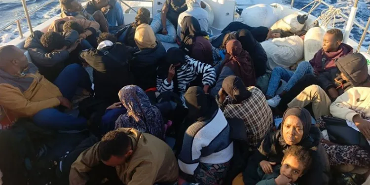 Seferihisar açıklarında 41 düzensiz göçmen kurtarıldı