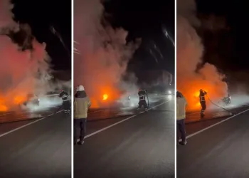 Bursa’da seyir halindeki otomobil küle döndü