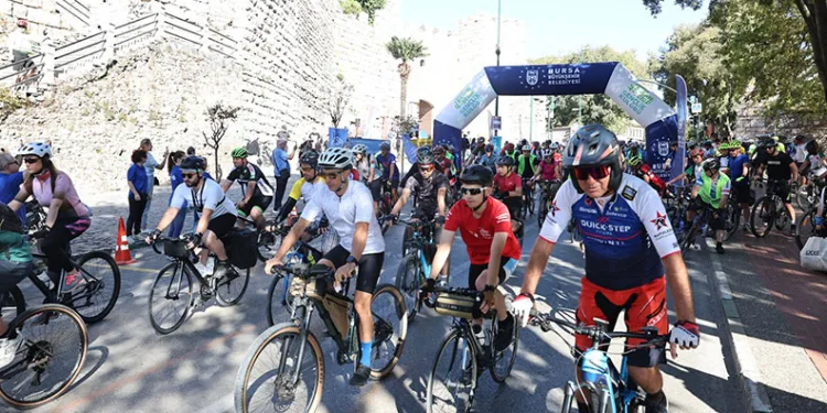 Pedallar iyilik için döndü
