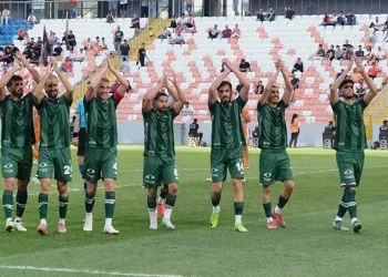 Bursaspor, Adanaspor’u 6-0 mağlup etti