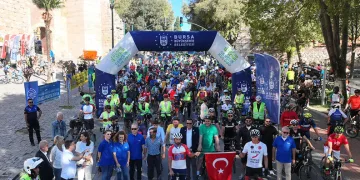 Bursa’da pedallar “iyilik” için döndü