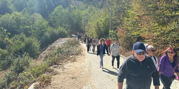 Alzheimer’a karşı farkındalık yürüyüşü