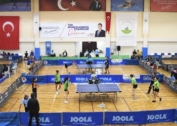 Osmangazi Belediyesi, masa tenisine ev sahipliği yaptı
