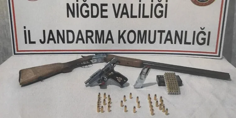 Sosyal medyadan silahlı paylaşım yapan şahıs yakalandı