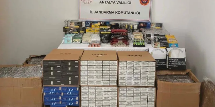 Kaş’ta jandarmadan kaçak sigara operasyonu