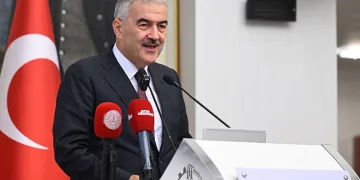 Bursa’da 3 aracın karıştığı zincirleme kaza kamerada