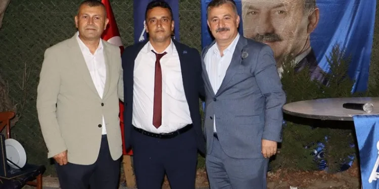 Bursa’da Yeniden Refah İlçe Başkanı Anahtar Parti’ye katıldı