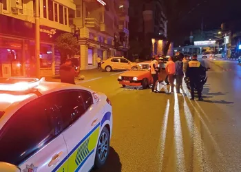 Bursa’da drift yapan araç ile motosiklet çarpıştı