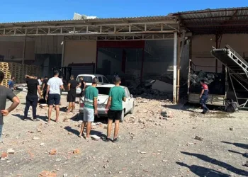 Antalya’da toptancı halinde patlama: Yaralılar var