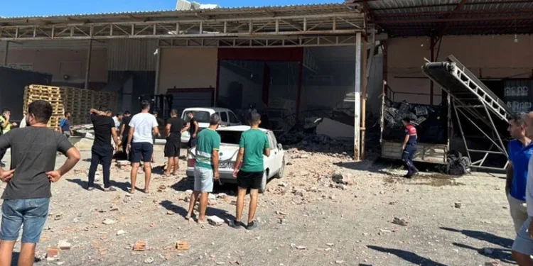 Antalya’da toptancı halinde patlama: Yaralılar var